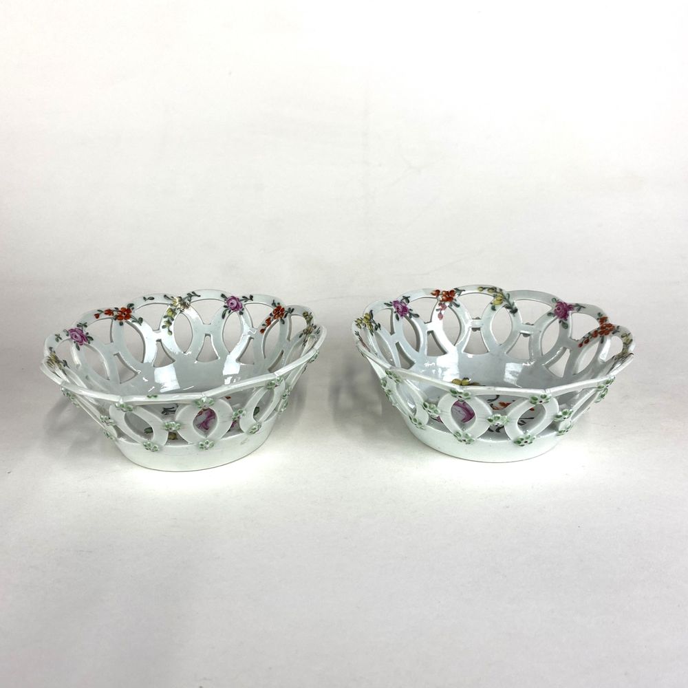 Pair of Dr Wall period Worcester baskets,