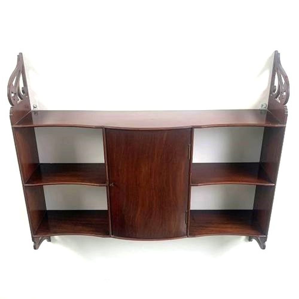 Set of Georgian mahogany hanging shelves