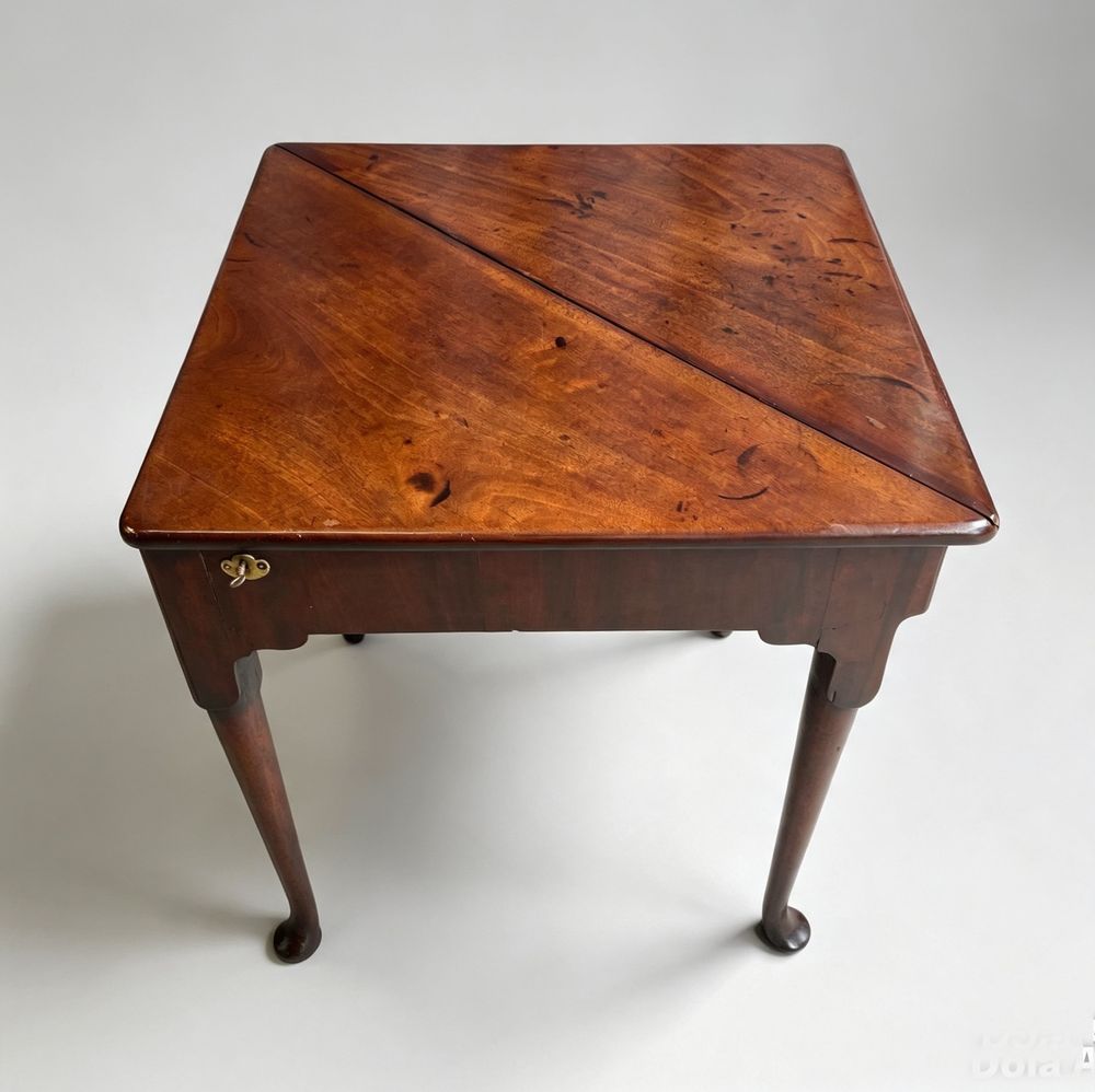 George II Period Mahogany Envelope/Hankerchief or Corner Tea Table