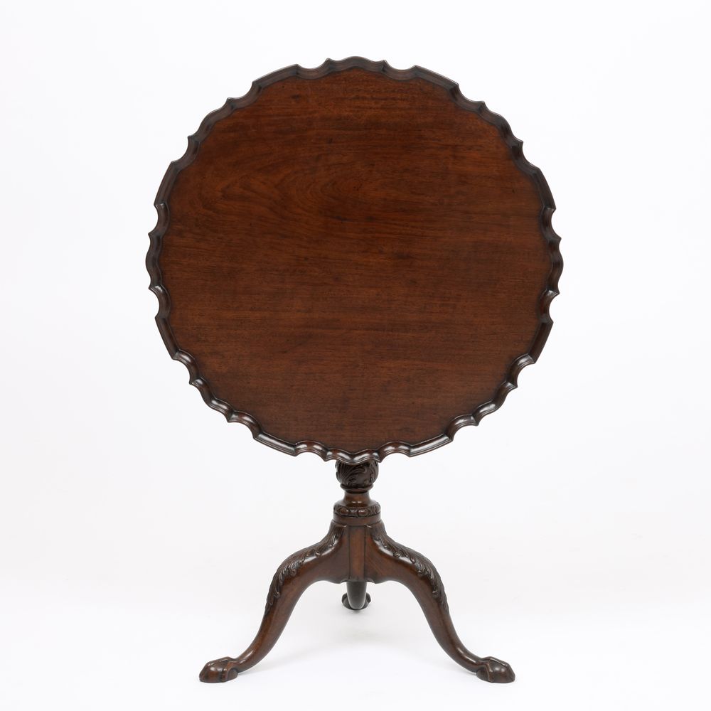 Georgian mahogany circular Tripod Table with piecrust top