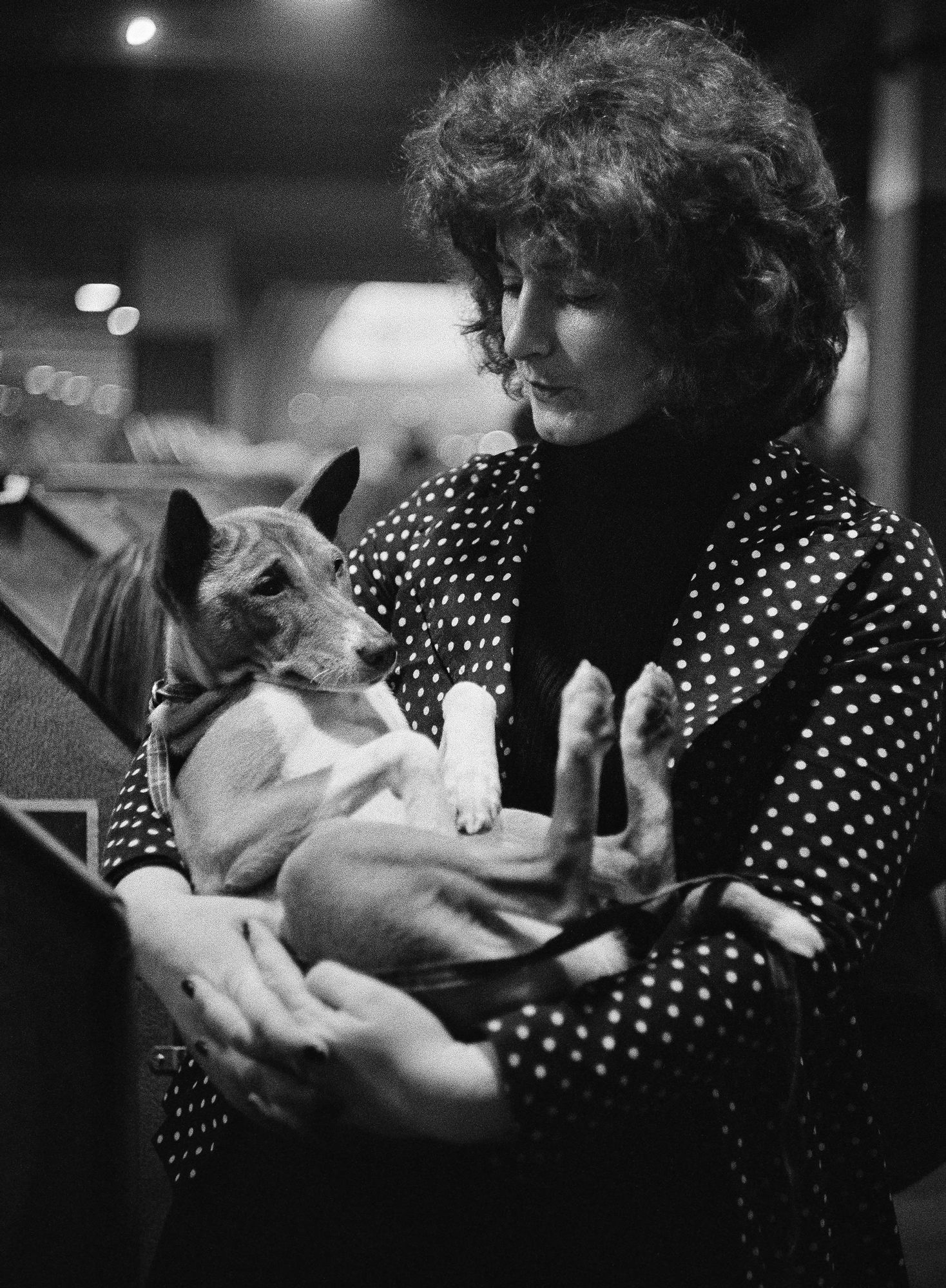 S_B&W_Dog_Show_Girl_Cuddling_Dog_51