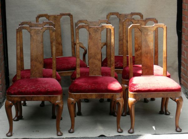 Set Queen Anne Style Walnut Chairs