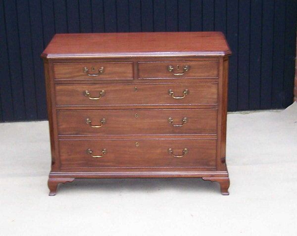Mahogany North Country Style Antique Chest
