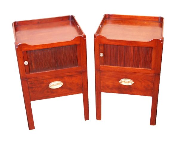 Antique Georgian Mahogany Pair Of Tray Top Bedside Night Tables